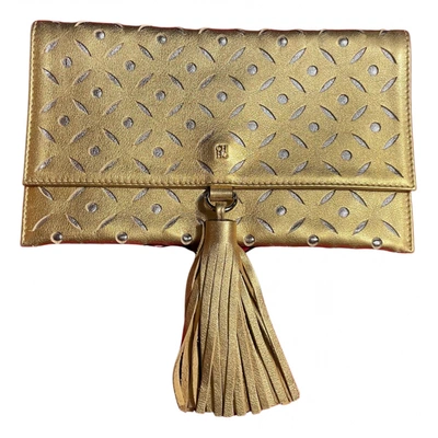 Pre-owned Carolina Herrera Leather Clutch Bag In Gold