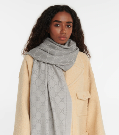 Shop Gucci Gg Wool Jacquard Scarf In Zinc/light Grey