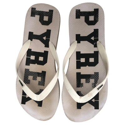 Pre-owned Pyrex Sandals In White