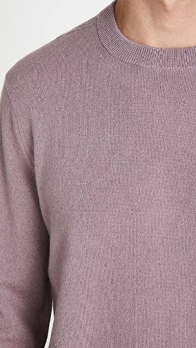Shop Theory Hilles Crew Cashmere Sweater In Dusty Orchid