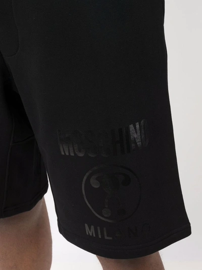 Shop Moschino Shorts Con Logo In Black