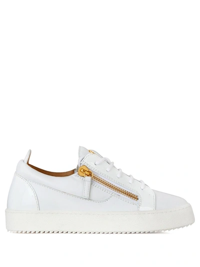 Shop Giuseppe Zanotti Sneakers Low-top Gail In White