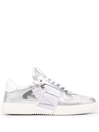 Valentino Vl7n Brand Strap Low Top Sneakers In White Calfskin Leather In Silber