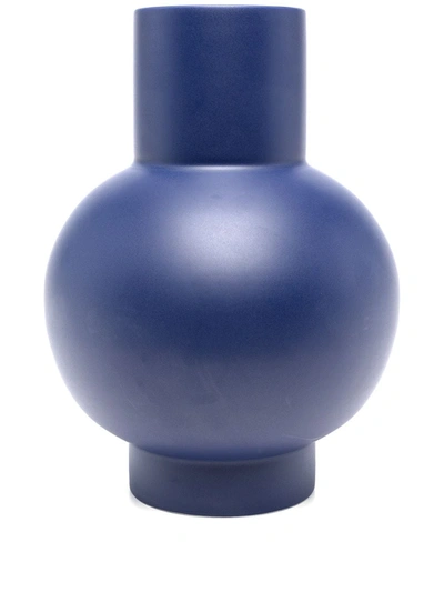Shop Raawii Strøm Large Vase In Blau
