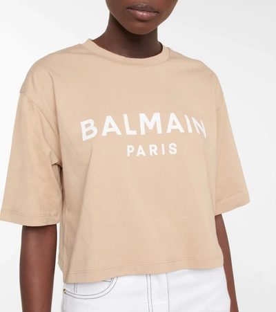 Shop Balmain Logo Cropped Cotton T-shirt In Sable/blanc