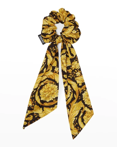 Versace Baroque Printed Silk Twill Scrunchie In 5p220 Candy Gold