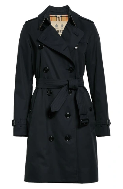 Shop Burberry Kensington Cotton Trench Coat In Midnight