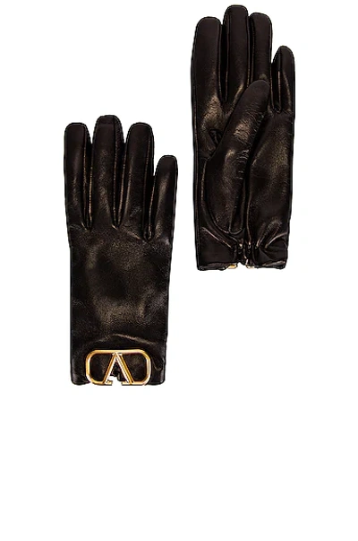 Shop Valentino Vlogo Gloves In Nero