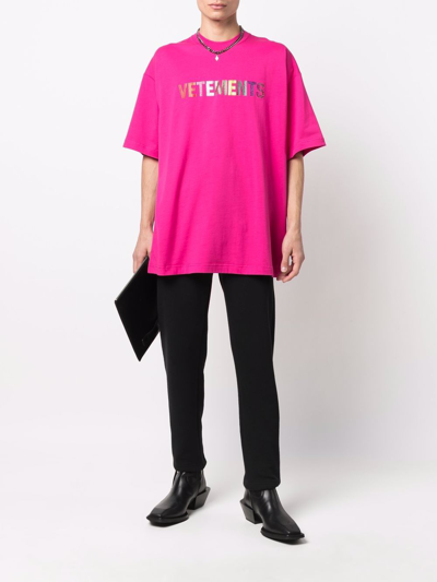 Vetements T-shirt Con Logo Multicolor In Fucsia | ModeSens