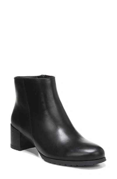 Naturalizer Bay Womens Water Repellent Round Toe Ankle Boots In Black Leather