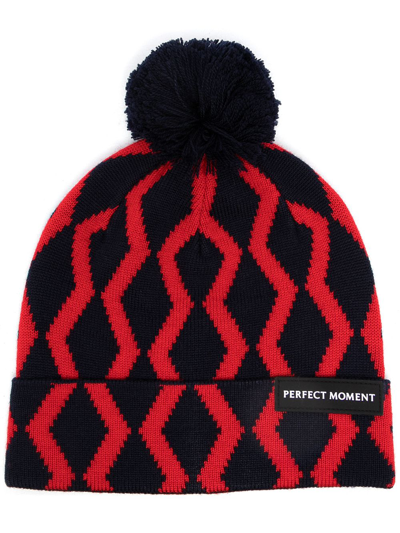 Shop Perfect Moment Carve Intarsia-knit Beanie In Rot