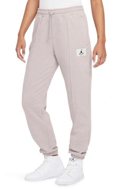 Shop Jordan Essentials Pintuck Fleece Sweatpants In Moon Particle/ Htr/ Thundergy