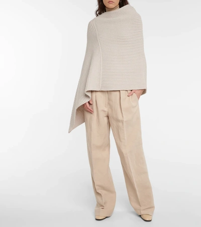 Shop The Row Atna Cashmere Poncho In Dove