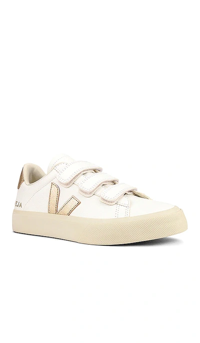 Veja Recife Chromefree Leather In White Platine In White