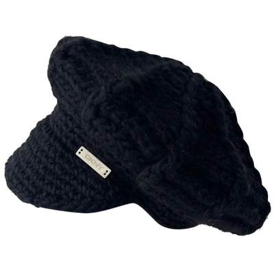 Pre-owned Dkny Wool Hat In Black