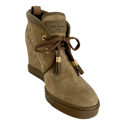 Lauréate ankle boots Louis Vuitton Khaki size 37 EU in Suede - 21511174