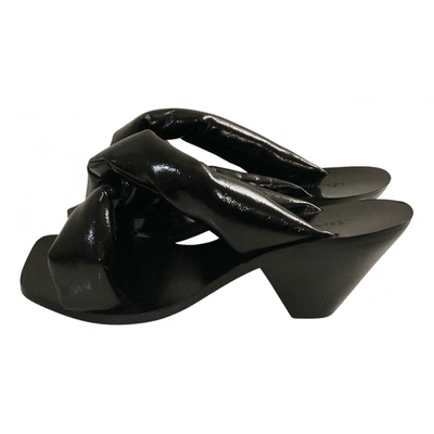 Pre-owned Lemaire Patent Leather Flip Flops In Black