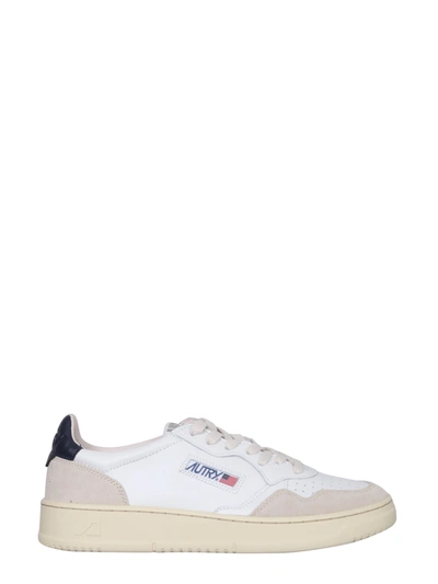Shop Autry Leather Sneakers In Bianco