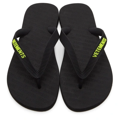 Vetements Logo Thong Sandals In Black