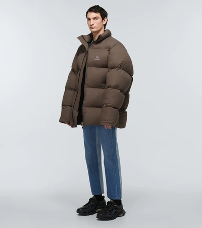 Shop Balenciaga Sporty B Padded Jacket In Thatch Brown