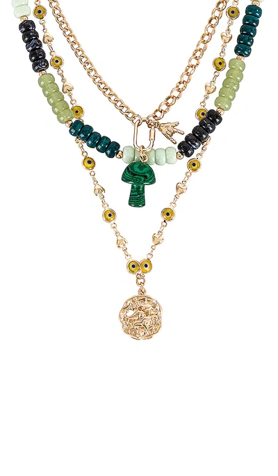 8 Other Reasons Green Scene Layered Necklace In Green