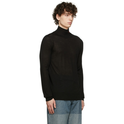 032C BLACK LOGO TURTLENECK 