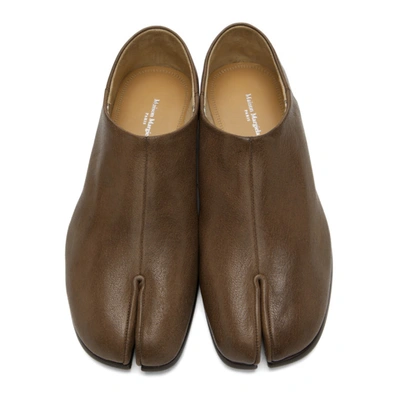 Shop Maison Margiela Brown Slip-on Tabi Loafers In H8555 Tdm / Ecru / G