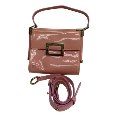 Pre-owned Roger Vivier Mini Sac Viv Sellier Patent Leather Handbag In Pink