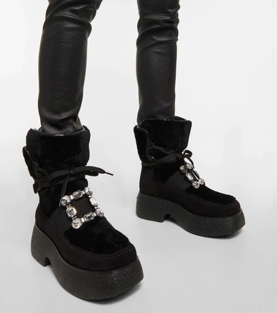 Shop Roger Vivier Viv' Rangers Shearling-lined Suede Ankle Boots In Nero