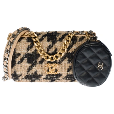 Pre-owned Chanel 19 Tweed Handbag In Beige