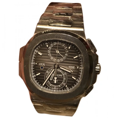 Pre-owned Patek Philippe Nautilus Watch In Silver