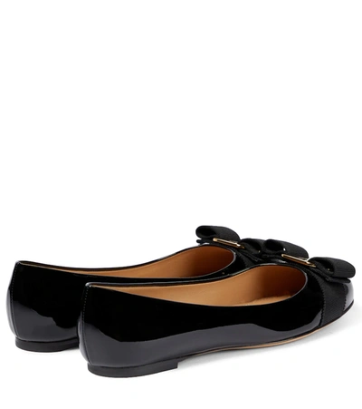 Ferragamo Varina Bow-embellished Patent-leather Ballet Flats In Nero