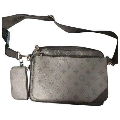 Trio messenger leather bag Louis Vuitton Black in Leather - 36441451