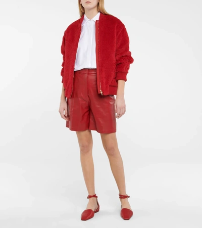 Shop Max Mara Lacuna Leather Shorts In Rosso