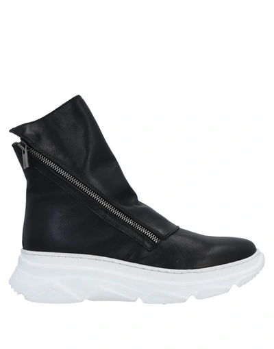 Loretta Pettinari Ankle Boots In Black