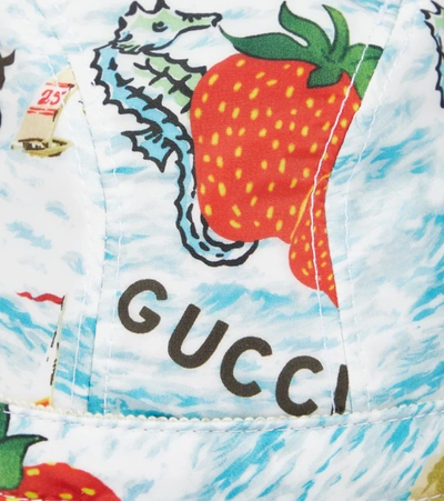 Shop Gucci Printed Bucket Hat In Light Blue/red