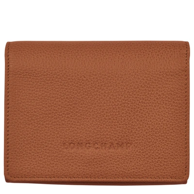 Shop Longchamp Portefeuille Le Foulonné In Caramel