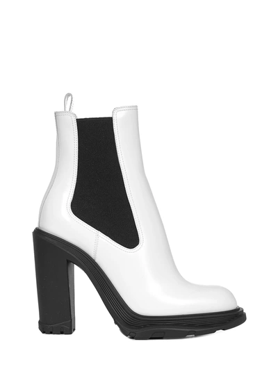 Alexander Mcqueen Treadonly White Leather Boots In Ivory