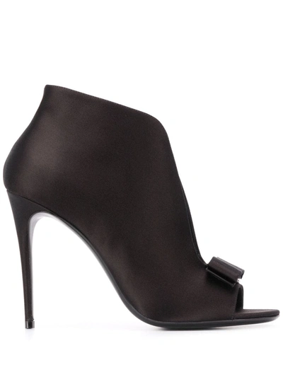 Shop Ferragamo Vara Bow 110mm Pumps In Black