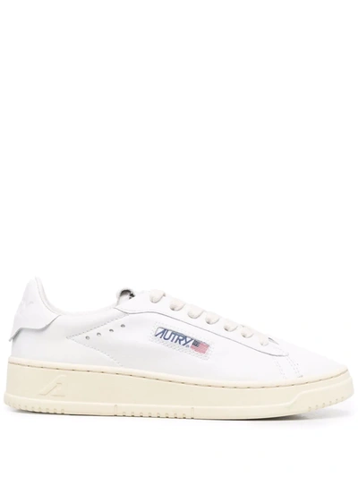Autry Low Sneaker With Perforated Detailing And Rubber Sole In Weiss