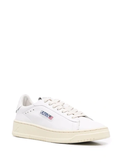 Autry Low Sneaker With Perforated Detailing And Rubber Sole In Weiss
