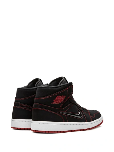 Jordan Air  1 Mid Fearless In Black
