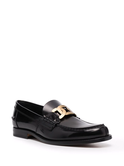 Shop Tod's Chain-embellished Leather Loafers In Schwarz