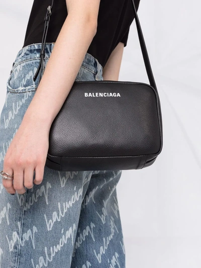 Shop Balenciaga Medium Everyday 2.0 Camera Bag In Schwarz