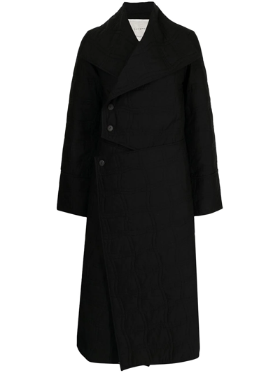 Shop Toogood The Tinsmith Quilted Coat In Schwarz