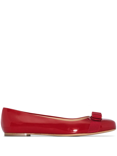 Shop Ferragamo Vara Bow Ballerina Shoes In Red