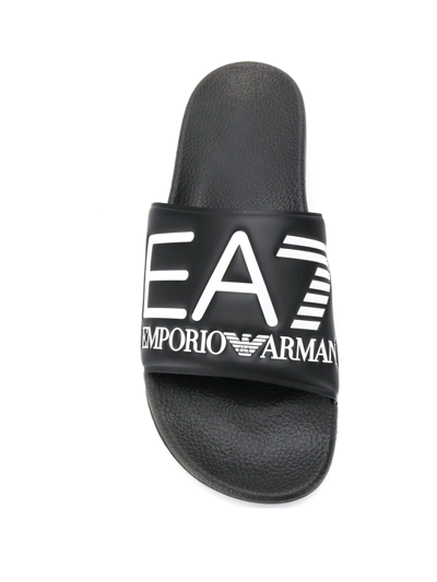 EA7 EMPORIO ARMANI EMBOSSED LOGO SLIDES - 黑色