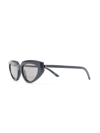 Balenciaga Cat-eye Frame Sunglasses In Schwarz