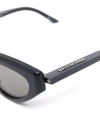Balenciaga Cat-eye Frame Sunglasses In Schwarz