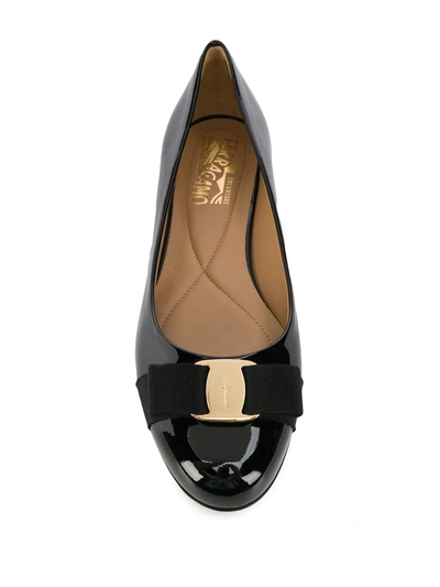 Ferragamo Varina Bow-embellished Patent-leather Ballet Flats In Black